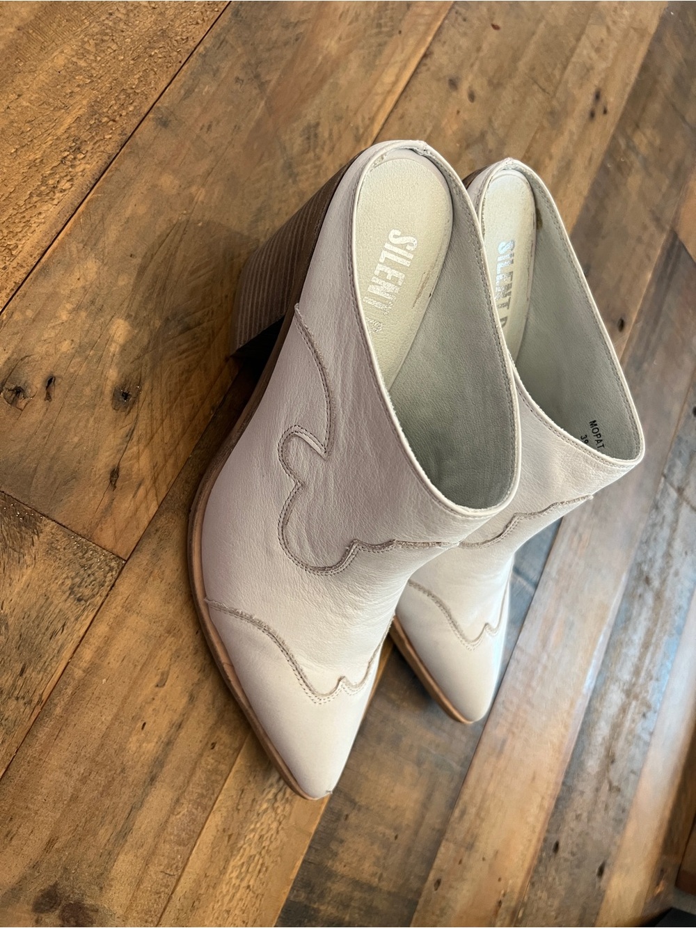Anthropologie Cream Leather Pointed Mule Booties